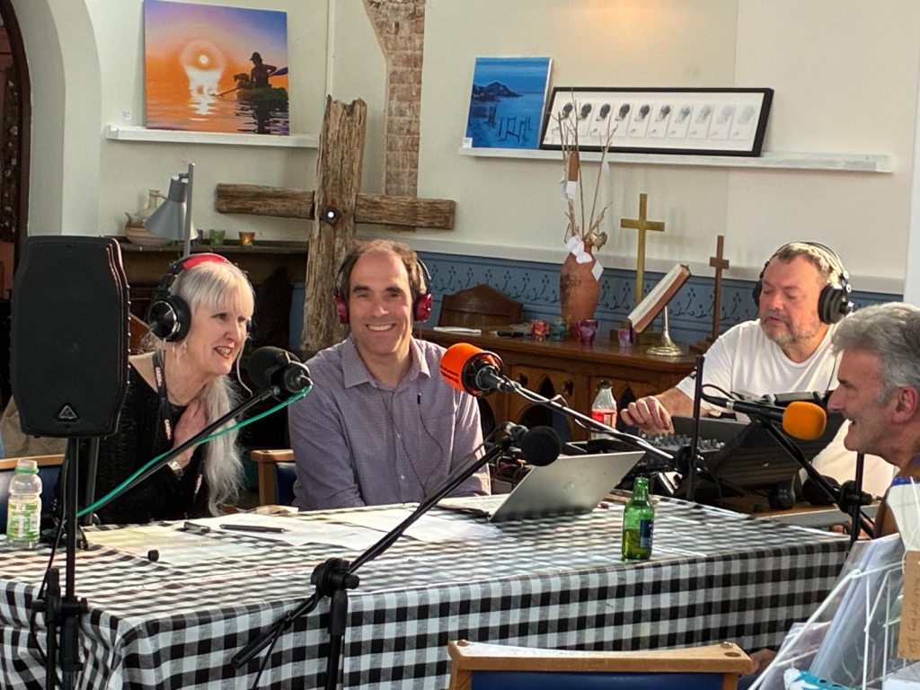 Cabin at the Coast – live with Annie M and Chris&nbsp;Deacy